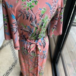 Silk wrap short-sleeved DVF dress